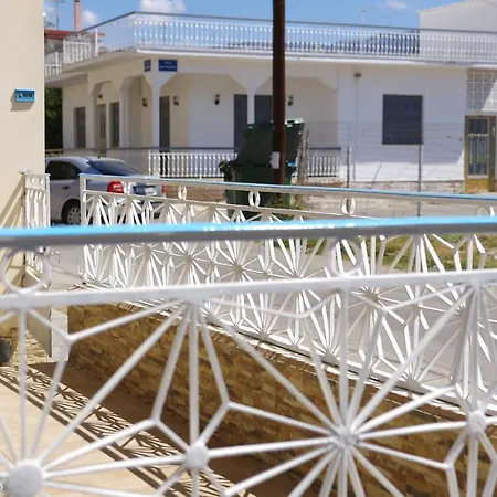 Garden House بيت للعطل أمارنثوس